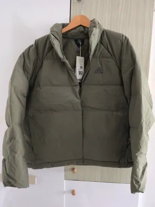 Giubbotto in piume Adidas verde da donna