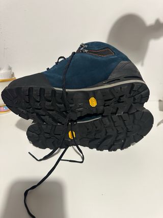 Botas de montaña Millet Gore-Tex talla 42 2/3