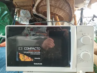 Microondas Taurus Compacto 700W