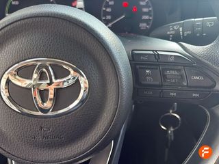 Toyota Yaris 1.5 120H Business Plus