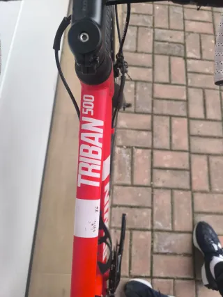 Bicicleta de carretera Btwin Roja