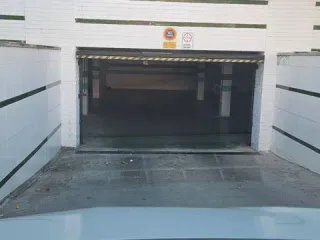 Alquiler de oficina pequeña con garaje pol. PISA