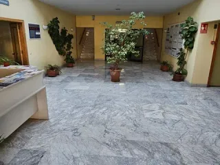 Alquiler de oficina pequeña con garaje pol. PISA