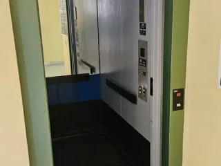 Alquiler de oficina pequeña con garaje pol. PISA