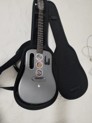 Lava ME 3 Guitarra Inteligente Táctil