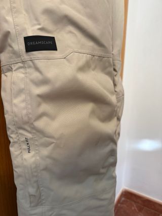 Pantalón/ mono de esquí Decathlon beige