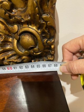 Espejo Decorativo Dorado con Marco Tallado