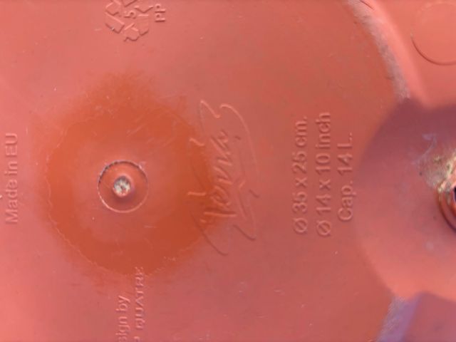 Testos de plàstic color terracota