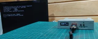 Unidad Gotek FlashFloppy OLED en color blanco