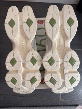 New Balance 9060 Beige/Gris Talla 45