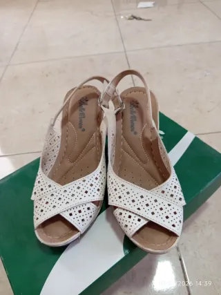 Sandalias Belle Women Beige/Blanco Talla 38