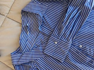 Camisa Rayas Azul y Blanca Cuello Irregular