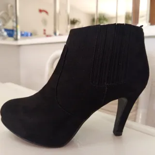 Botines ante tacón negros