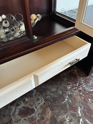 Vitrina de salón madera y cristal