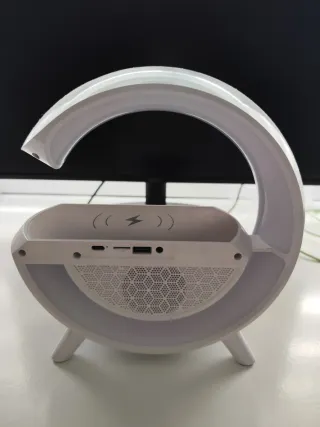 Lampara con luces LED, despertador y cargador