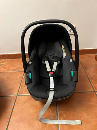 Maxi-Cosi Pebble 360 + Base Isofix