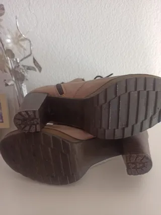 Botines Aback Beige/Marrón con Cordones y Cremalle