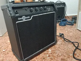 Amplificador Gear4music 15W Guitarra/Bajo