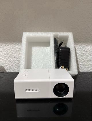 Mini proyector LED blanco con mando
