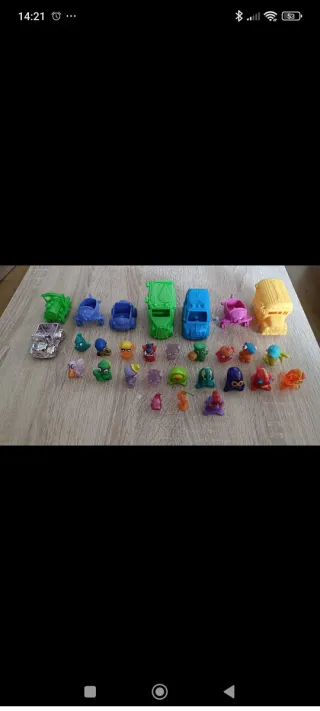 Lote de muñecos pequeños