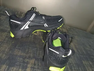 Zapatillas Nike Negras y Verdes