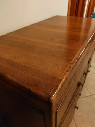 Madia in legno con cassetti e ante