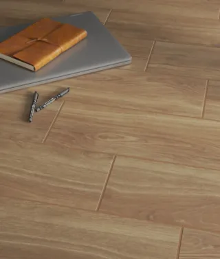 Porcelánico efecto roble