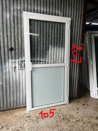 Puerta de aluminio con cristal