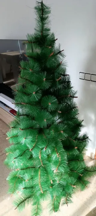 Árbol de Navidad Verde y Rojo