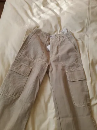 Pantalones cargo ZARA beige nuevos