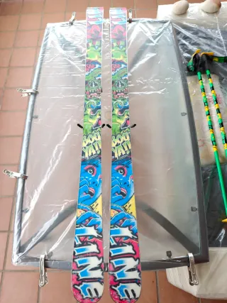 Esquís LINE Afterbang + fijaciones Marker Griffon