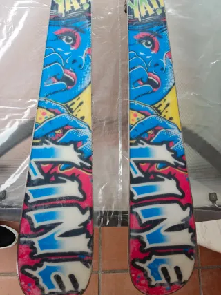 Esquís LINE Afterbang + fijaciones Marker Griffon