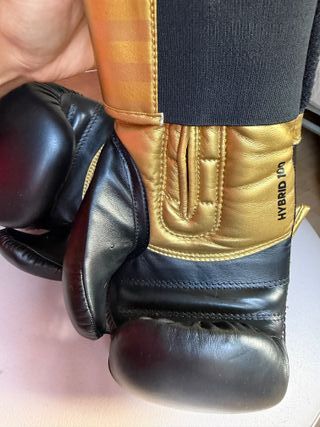 Guantes Boxeo Adidas Negros y Dorados