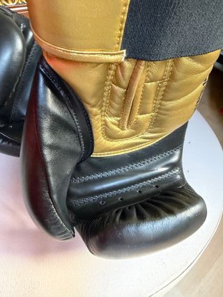 Guantes Boxeo Adidas Negros y Dorados