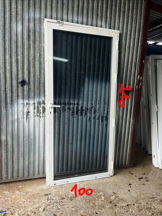 Puerta aluminio con cristal