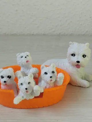 Pack 5 Perros Blancos Juguete Barbie.