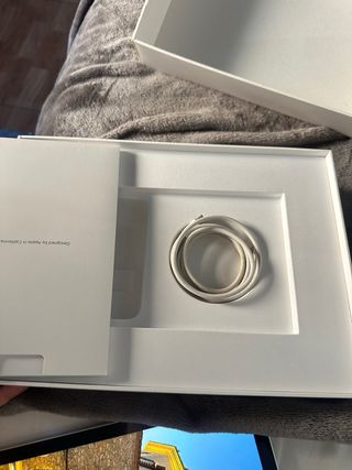 iPad Plateado con Teclado Apple