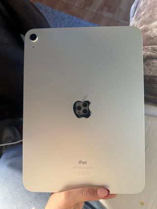 iPad Plateado con Teclado Apple