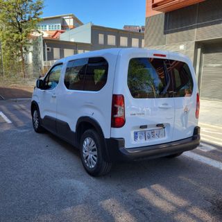 Furgoneta Peugeot Rifter Diciembre 2020. Perfecta