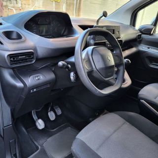 Furgoneta Peugeot Rifter Diciembre 2020. Perfecta