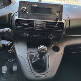 Furgoneta Peugeot Rifter Diciembre 2020. Perfecta