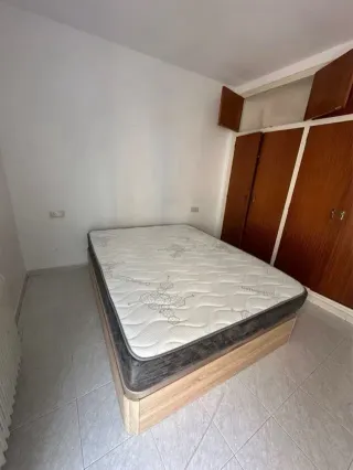 Canapé y colchon cama matrimonio