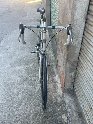 Bicicleta carretera vintage blanca