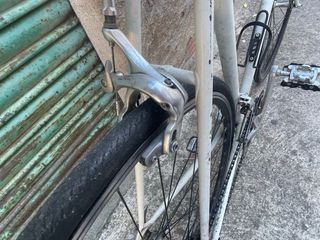 Bicicleta carretera vintage blanca