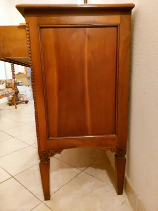 Cassettiera in noce artigianale