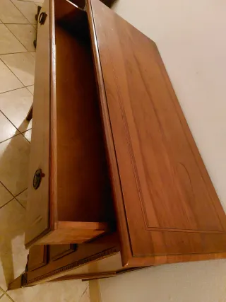 Cassettiera in noce artigianale