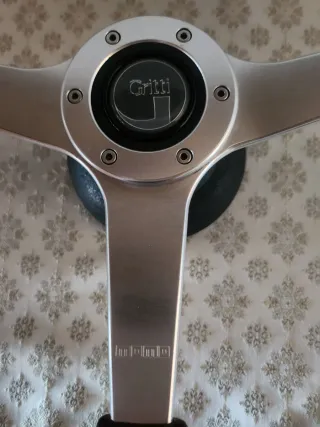 Volante in legno Momo