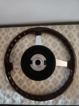 Volante in legno Momo