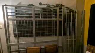 Cama alta SVÄRTA IKEA metálica