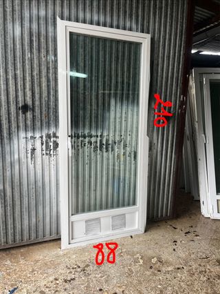 Puerta de aluminio con cristal